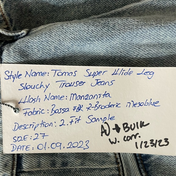 Reformation Relaxed Fit Light Blue Jeans - Picture 6 of 6